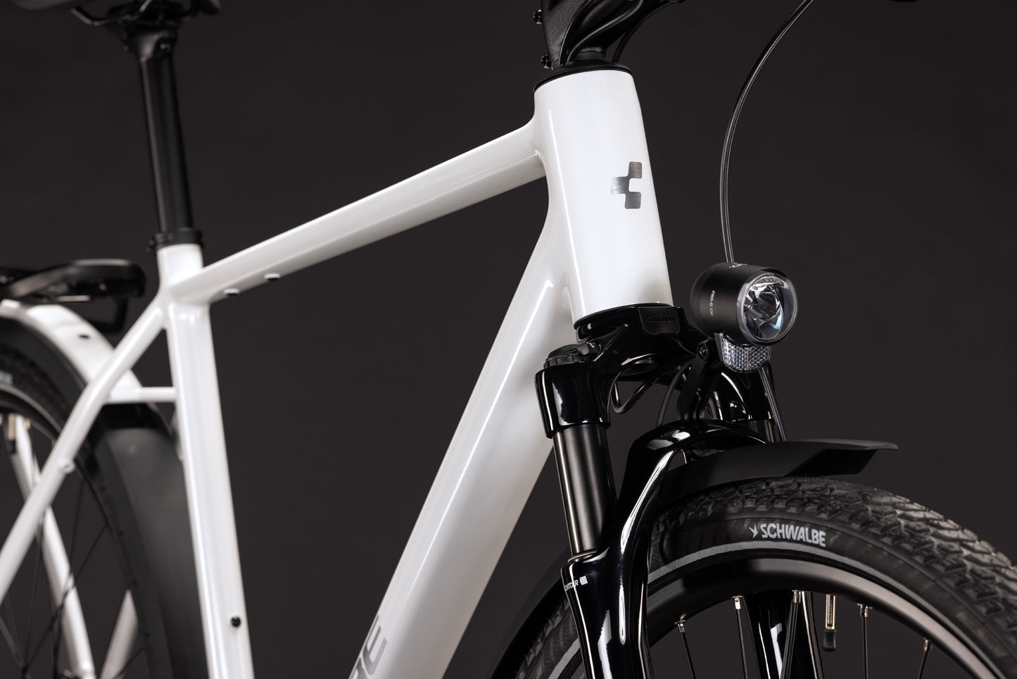 CUBE Kathmandu Pro Trekkingrad 2027, Sattel und Sitzposition