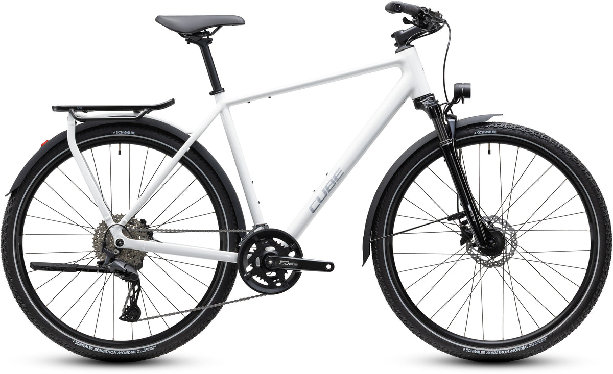 CUBE Kathmandu Pro Trekkingrad 2027 in metallicwhite und chrome, Seitenansicht