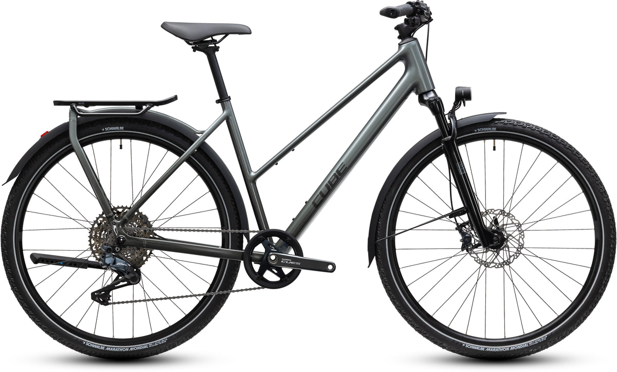 CUBE Kathmandu SLT Trapeze Trekkingrad 2027 in flashgrey und chrome, Seitenansicht