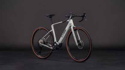 Produktbild: Cube Nuroad Hybrid C:62 Race 400X reedbeige´n´black, Schrägansicht (schwarzer Hintergrund)