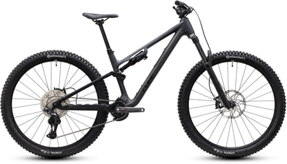 CUBE Stereo HPC Race Mountainbike Fully 2027 in carbon und black, Seitenansicht