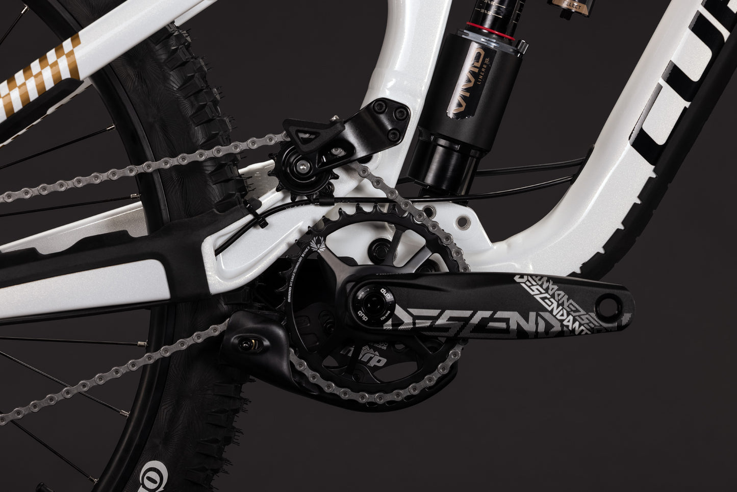 CUBE TWO15 Race Mountainbike Fully 2027, Sattel und Sitzposition