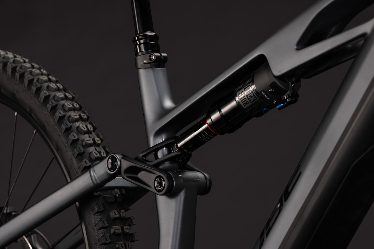 CUBE Stereo Hybrid ONE44 HPC EXC 800 E-Mountainbike Fully 2027, Sattel und Sitzposition
