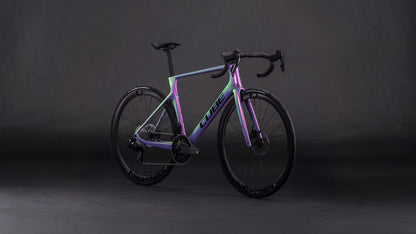Produktbild: Cube Agree C:62 SLX cosmicpurple´n´black, Schrägansicht (schwarzer Hintergrund)