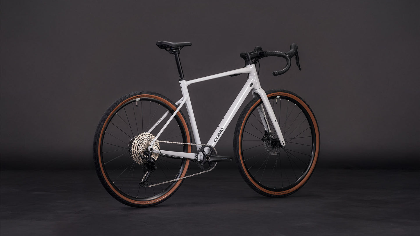 Produktbild: Cube Nuroad EX cotton´n´grey, Schrägansicht (schwarzer Hintergrund)