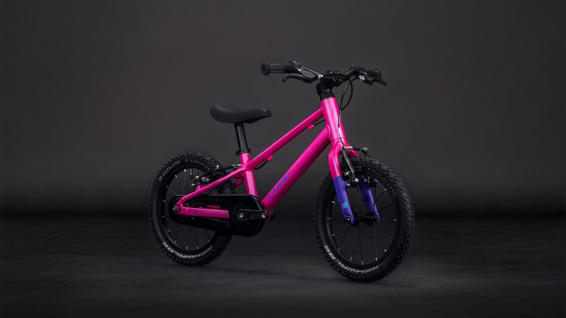 Produktbild: Cube Numove 140 fucsia´n´plum, Schrägansicht (schwarzer Hintergrund)