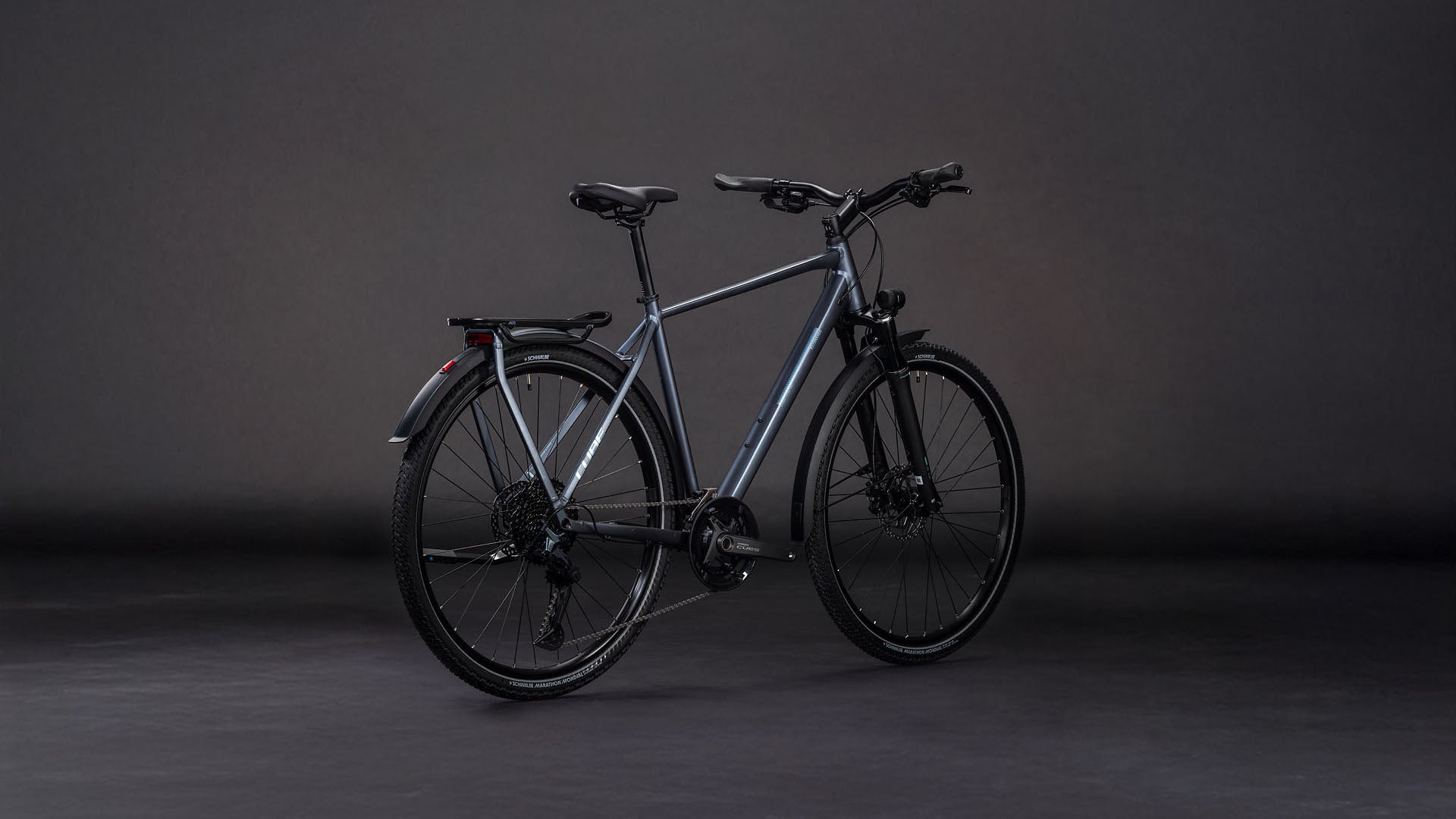 Produktbild: Cube Kathmandu EXC metallicgrey´n´chrome, Schrägansicht (schwarzer Hintergrund)