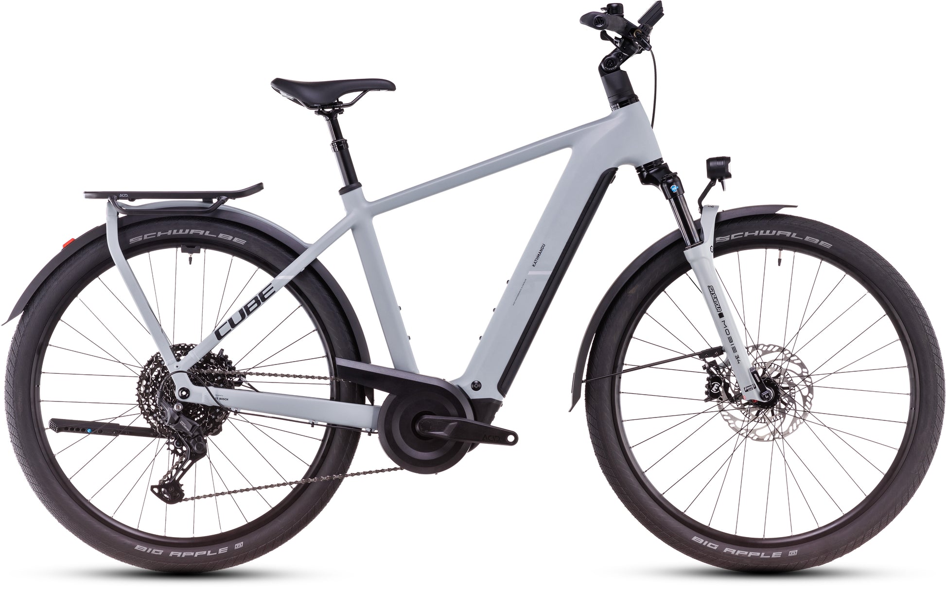 Das CUBE Kathmandu Hybrid EX 800 haze´n´black 2025 Elektrofahrrad mit Bosch CX-Motor, Vorderradfederung, Gepäckträger, Schutzblechen, Magura MT C ABS-Scheibenbremsen und breiten Reifen ist im Profil vor einem weißen Hintergrund abgebildet.