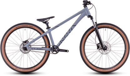 CUBE Flying Circus Dirtbike 2027 in hazeblue und reflex, Seitenansicht