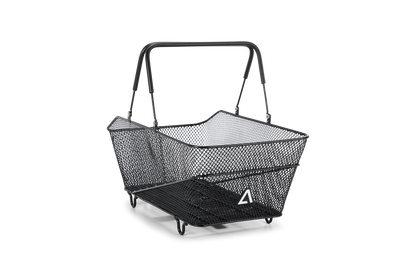 Der cube ACID Gepäckträgerkorb 30 Trunk RILink 2.0 ist ein rechteckiger Korb aus schwarzem Metallgeflecht mit zwei Griffen und kleinen Füßen, der ein Volumen von 30 Litern bietet und auf einem schlichten weißen Hintergrund abgebildet ist.