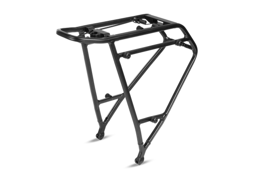 Der ACID Gepäckträger SIC 2.0 RILink 24-26 ist ein schwarzer Aluminium-Heckgepäckträger für 24-26" Fahrräder mit SIC 2.0 RILink-Hardware, diagonalen Stützstreben und einer flachen Plattform mit Federklemmen. Abgebildet auf einem weißen Hintergrund von ACID.