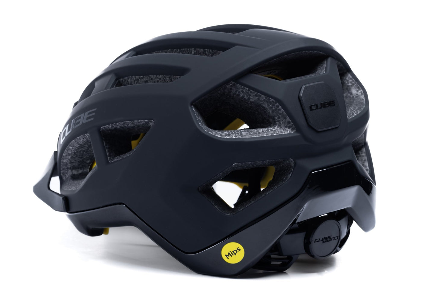 Der Cube CUBE Helm OFFPATH schwarz / MTB Race Helm verfügt über eine MIPS-Integration, mehrere Belüftungslöcher, ein verstellbares hinteres Einstellrad und einen gelben MIPS-Aufkleber.