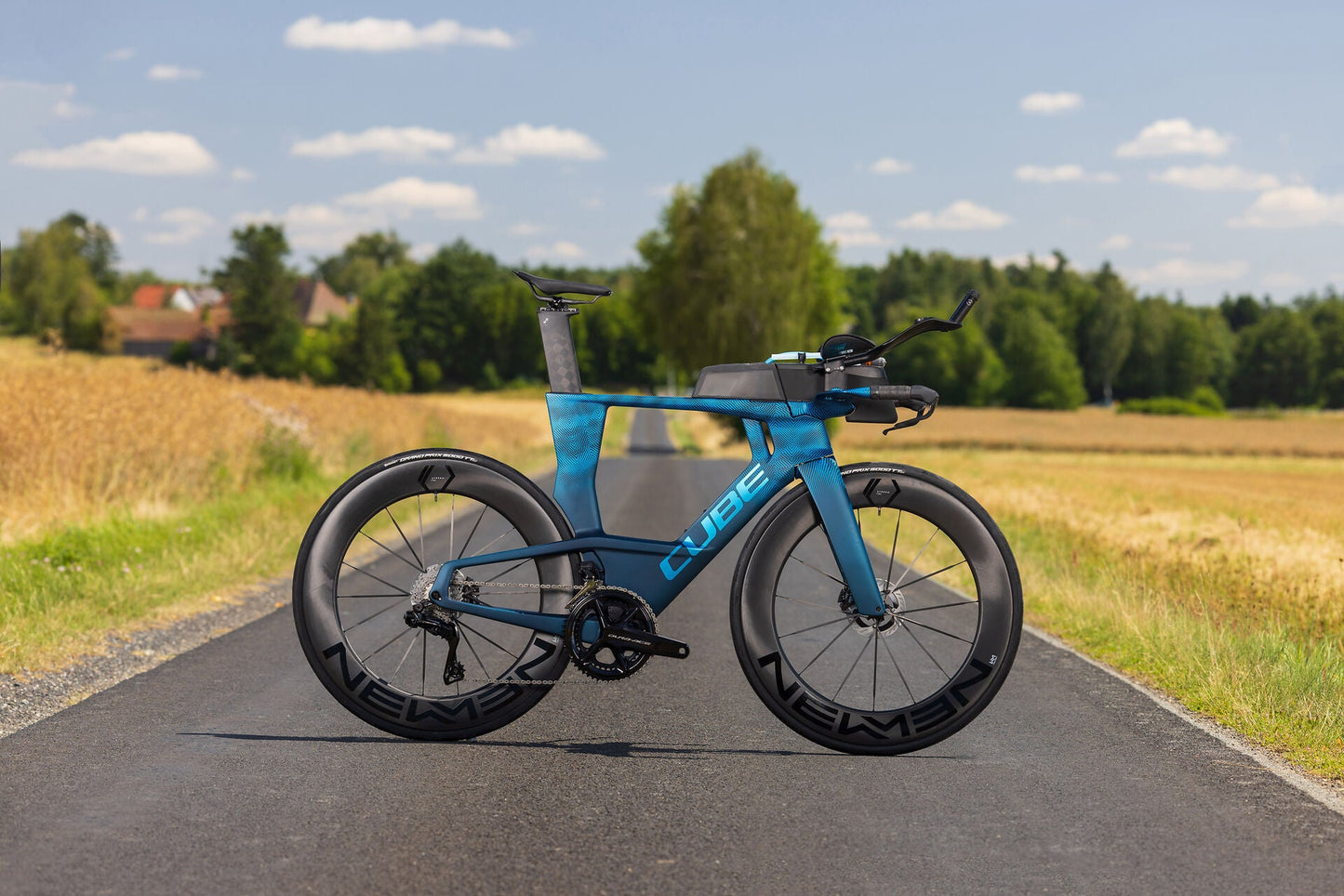 Cube Aerium C:68X SLT liquidbluegrid´n´chrome 2027 – Triathlonrad – Seitenansicht 1
