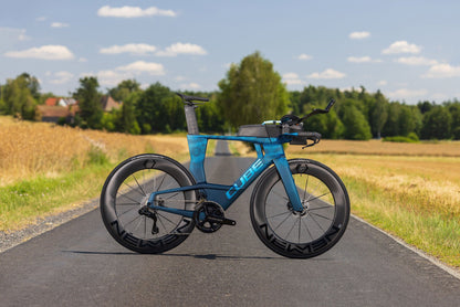 Cube Aerium C:68X SLT liquidbluegrid´n´chrome 2027 – Triathlonrad – Seitenansicht 1