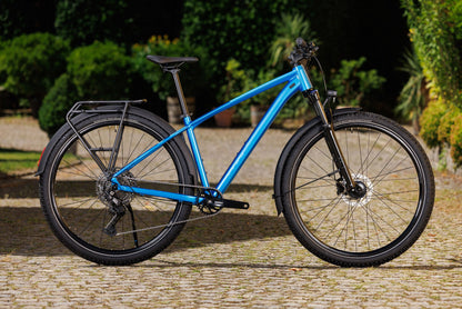 Cube Aim Pro FE topasblue´n´blue 2027 – Mountainbike Hardtail – Seitenansicht 1