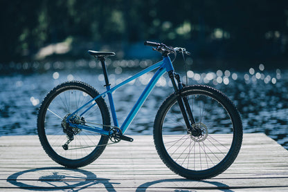 Cube Aim Pro topasblue´n´blue 2027 – Mountainbike Hardtail – Seitenansicht 3