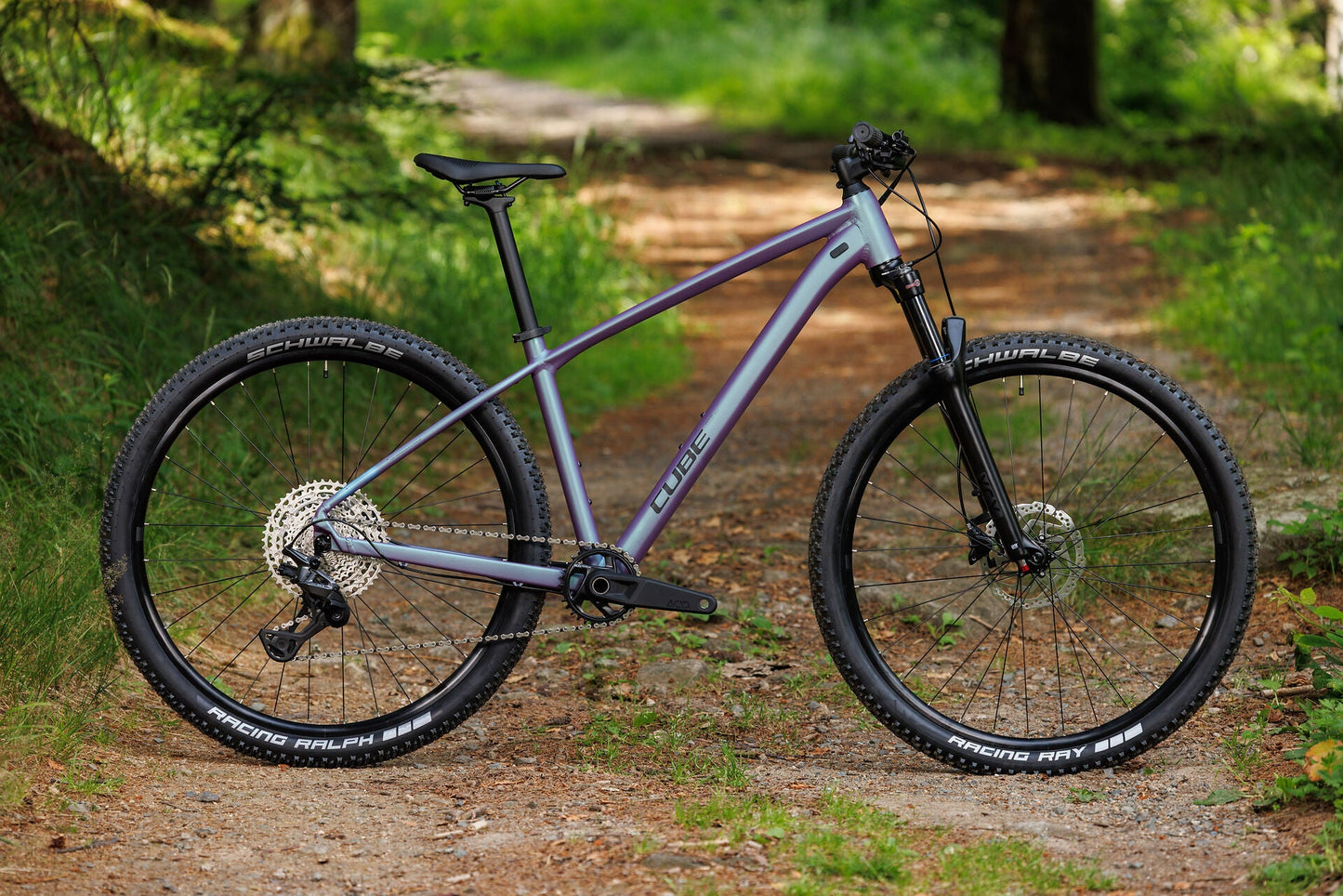 Cube Aim SLT mysticpurple´n´black 2027 – Mountainbike Hardtail – Seitenansicht 1