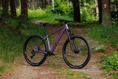 Cube Aim SLT mysticpurple´n´black 2027 – Mountainbike Hardtail – Seitenansicht 3