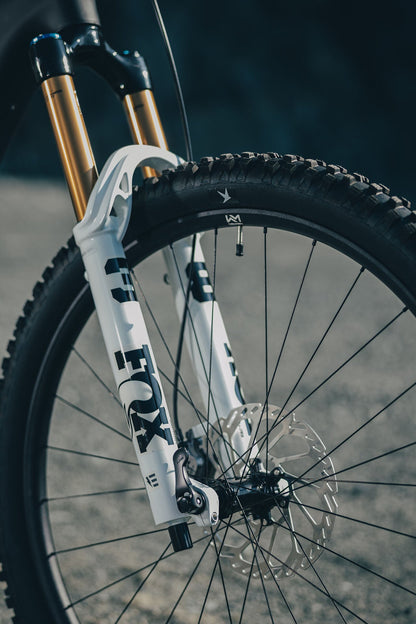 Cube AMS Hybrid 177 C:62 AT 600X carbon´n´white 2027 – E-Mountainbike Fully – Detailansicht 2
