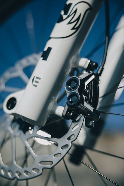 Cube AMS Hybrid 177 C:62 AT 600X carbon´n´white 2027 – E-Mountainbike Fully – Detailansicht 14