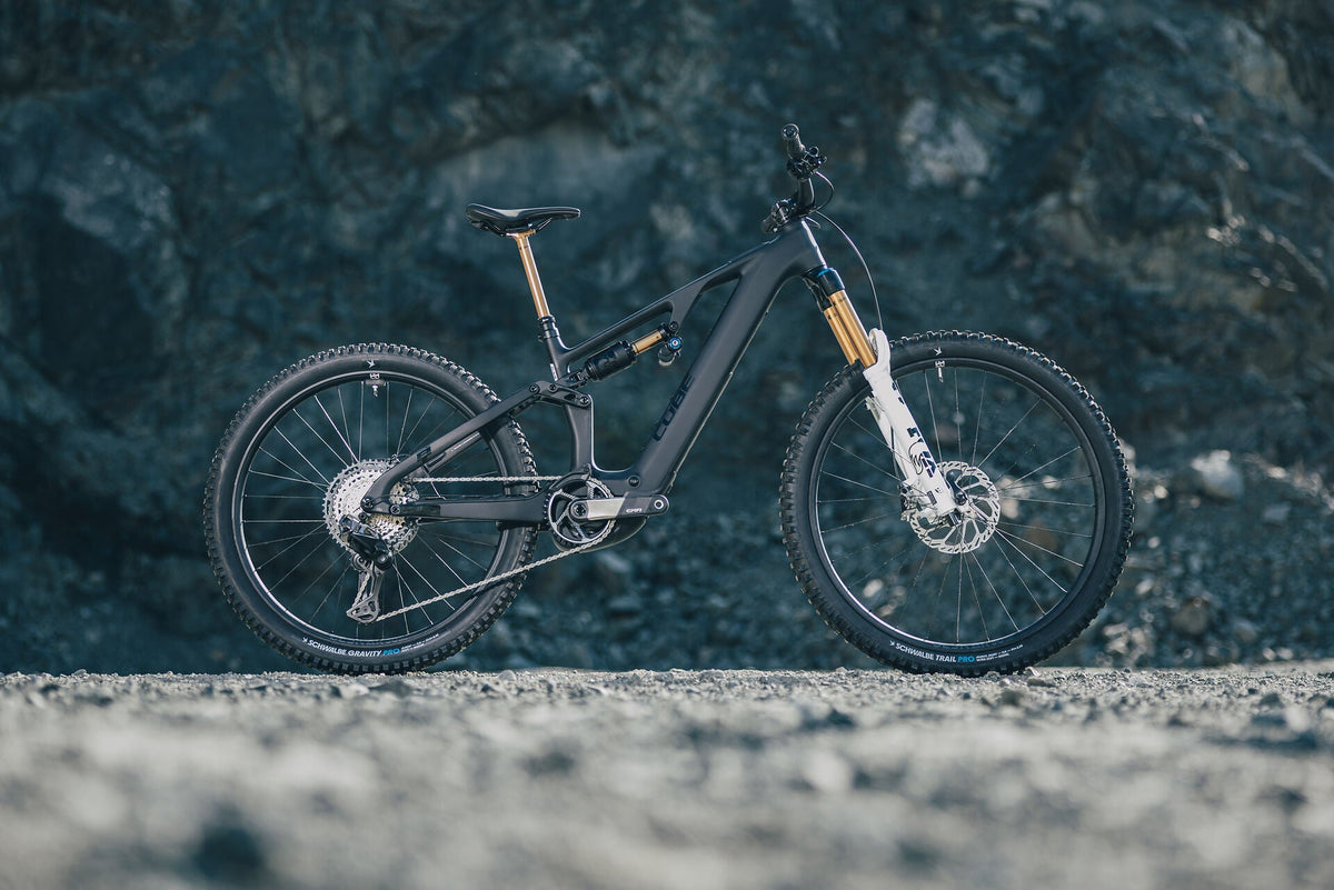 Cube AMS Hybrid 177 C:62 AT 600X carbon´n´white 2027 – E-Mountainbike Fully – Seitenansicht 2