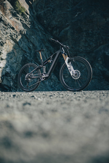 Cube AMS Hybrid 177 C:62 AT 600X carbon´n´white 2027 – E-Mountainbike Fully – Seitenansicht 4