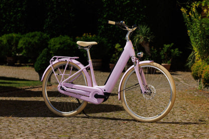 Cube Aruba Hybrid 600 cottoncandy´n´creme Easy Entry 2027 – E-Trekkingrad – Seitenansicht 3
