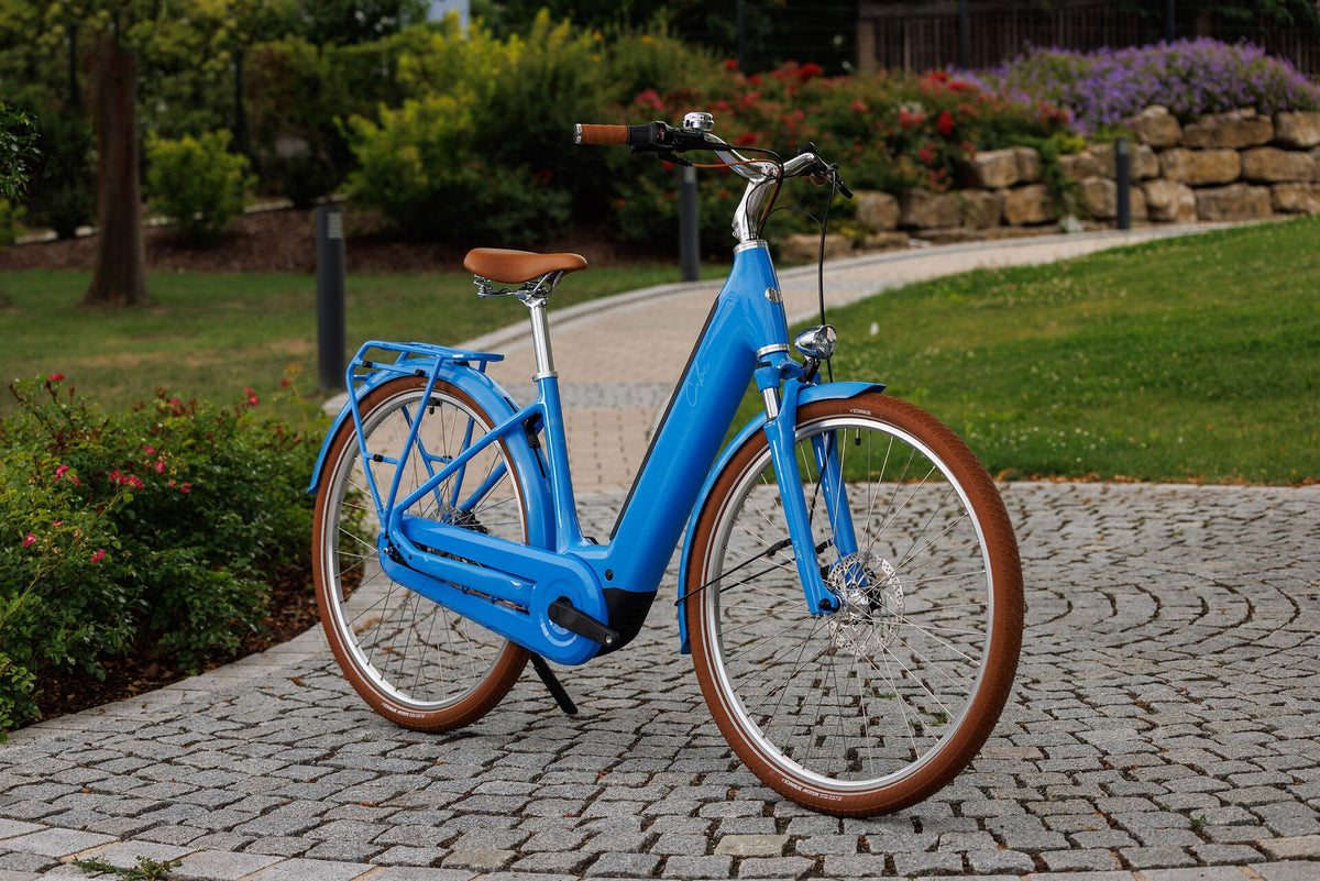 Cube Aruba Hybrid 600 deepsky´n´brown Easy Entry 2027 – E-Trekkingrad – Seitenansicht 3