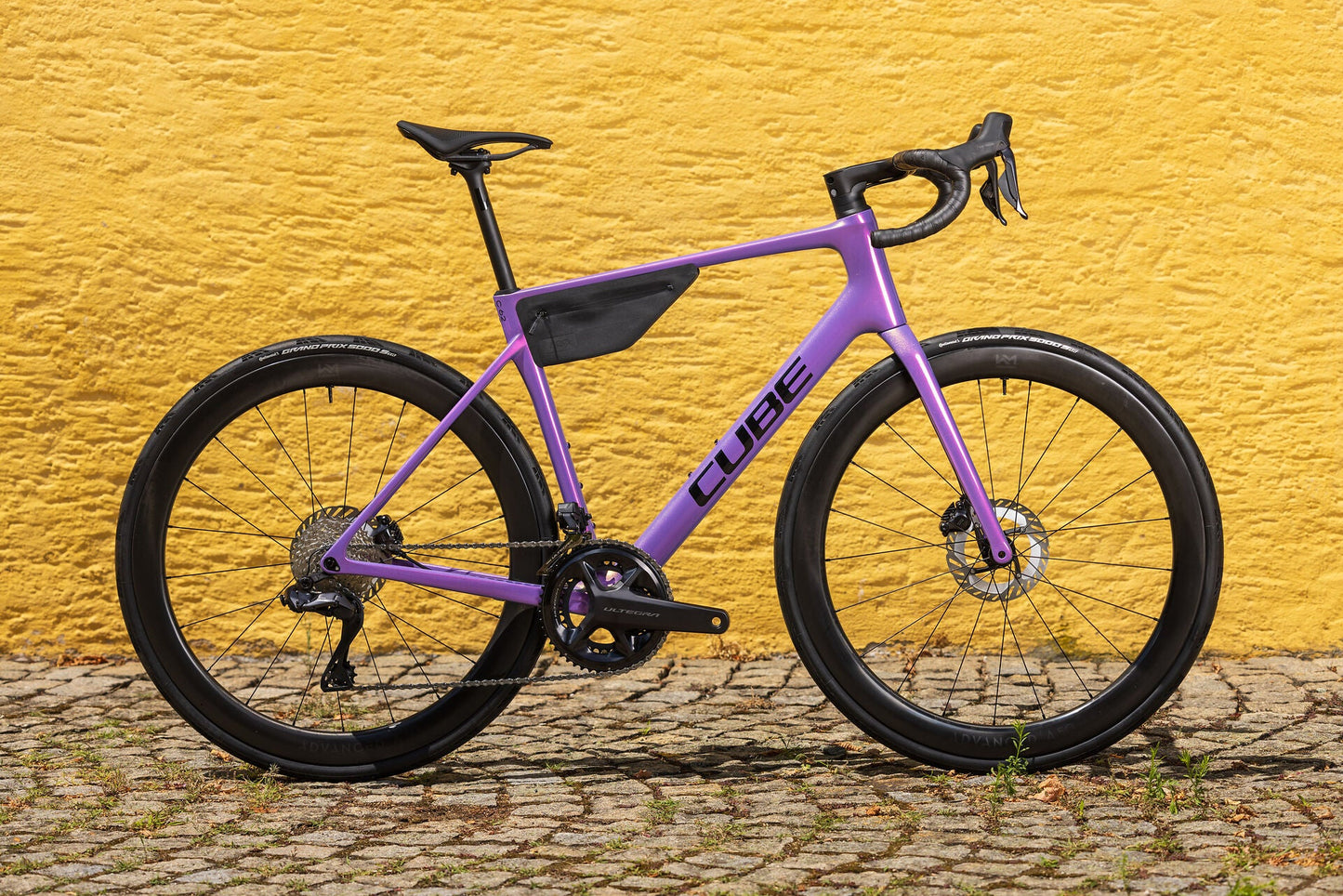 Cube Attain C:62 SLT cosmicpurple´n´black 2027 – Rennrad – Seitenansicht 3