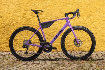 Cube Attain C:62 SLT cosmicpurple´n´black 2027 – Rennrad – Seitenansicht 3