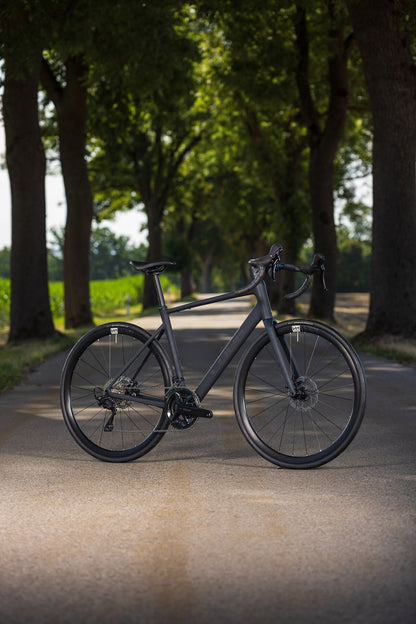 Cube Attain SLX black´n´chrome 2027 – Rennrad – Seitenansicht 4