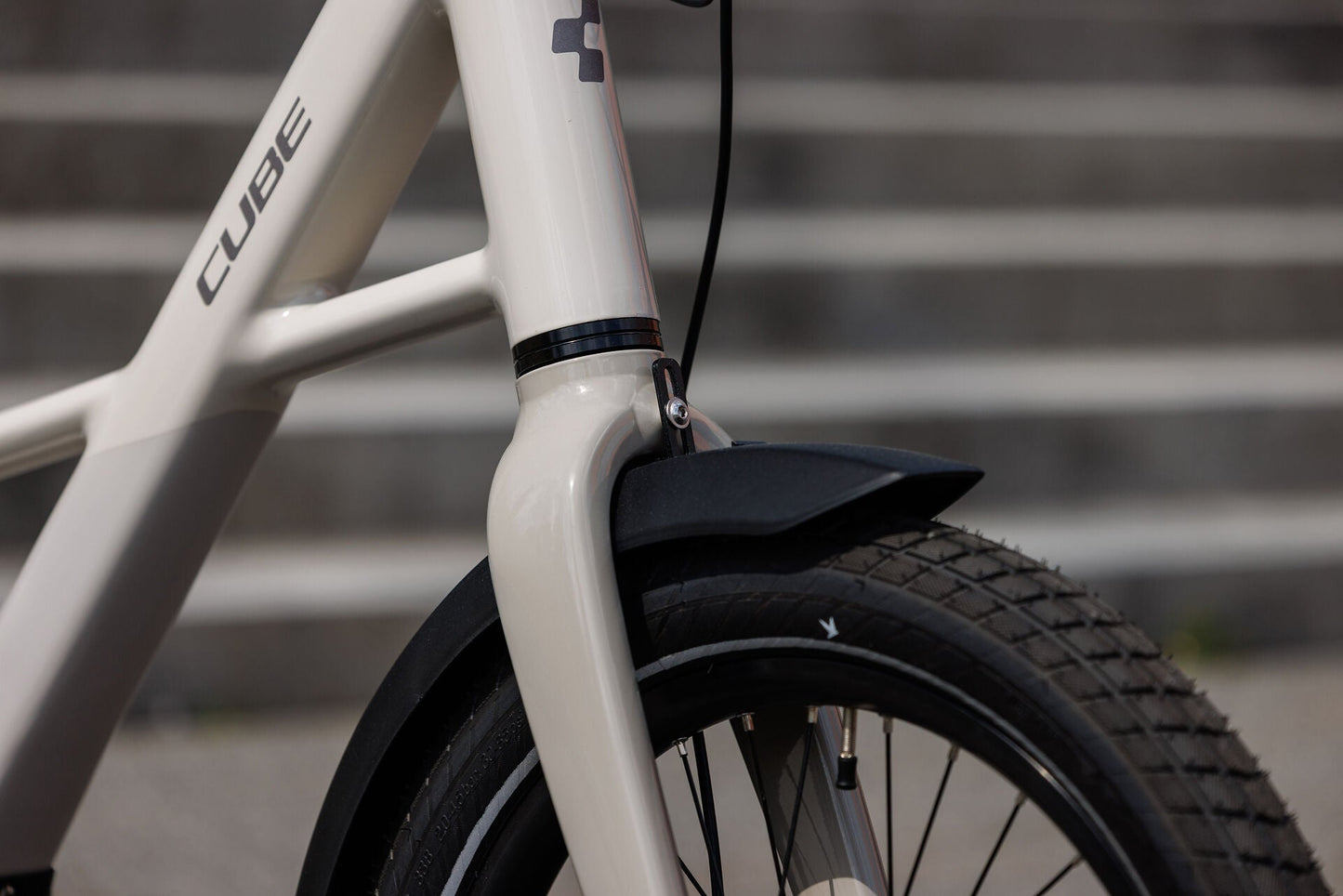Cube Compact Hybrid 540 cotton´n´reflex 2027 – E-Citybike – Detailansicht 1