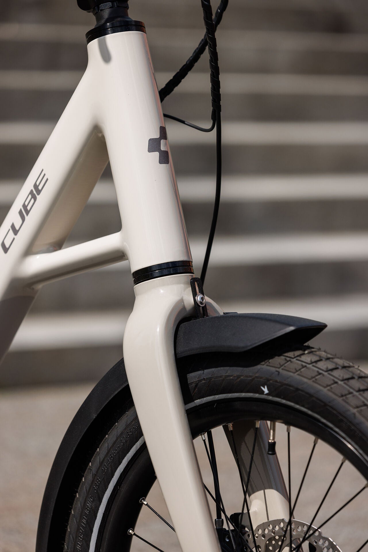 Cube Compact Hybrid 540 cotton´n´reflex 2027 – E-Citybike – Detailansicht 2