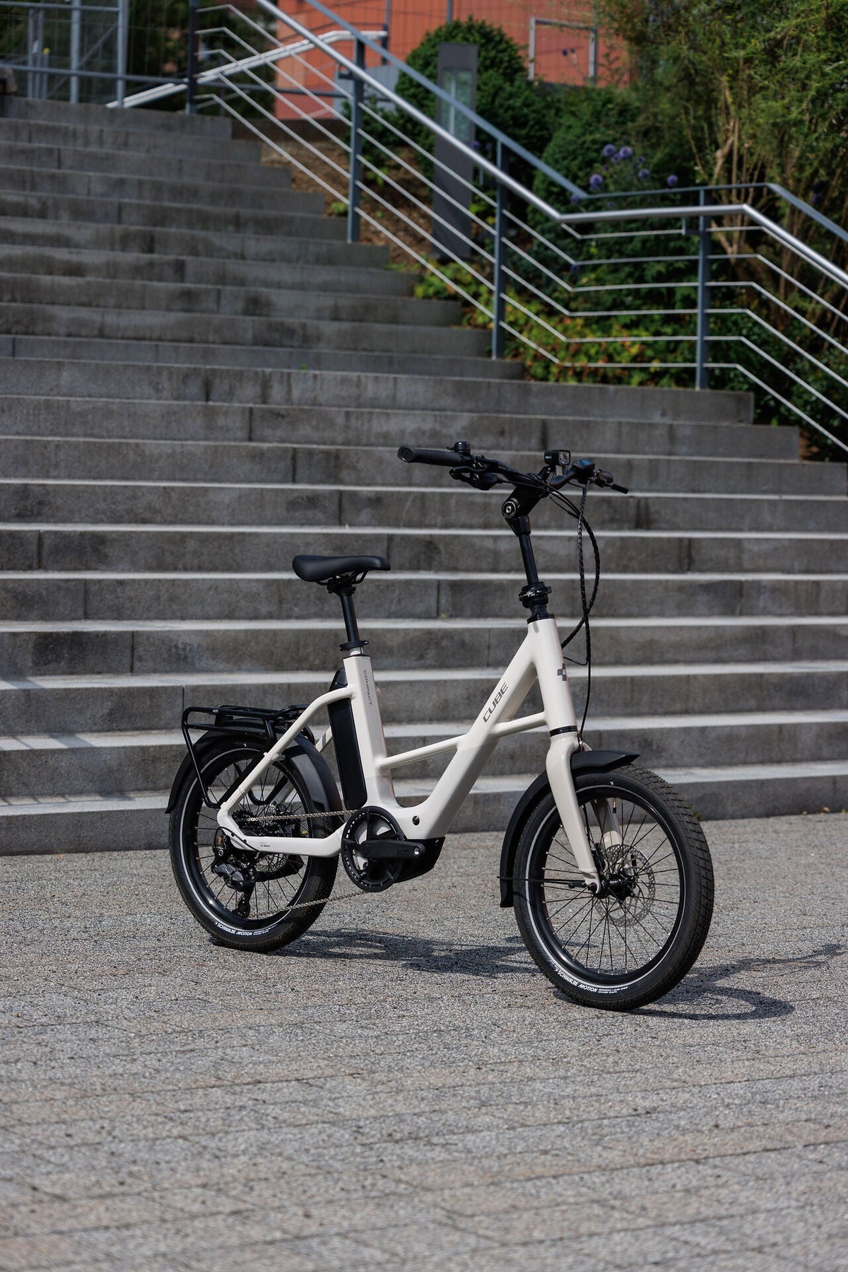 Cube Compact Hybrid 540 cotton´n´reflex 2027 – E-Citybike – Seitenansicht 3