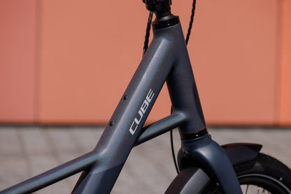 Cube Compact Hybrid Deluxe 540 nightsky´n´grey 2027 – E-Citybike – Detailansicht 13