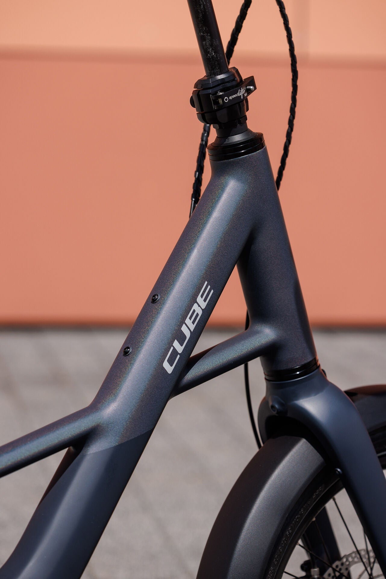 Cube Compact Hybrid Deluxe 540 nightsky´n´grey 2027 – E-Citybike – Detailansicht 14