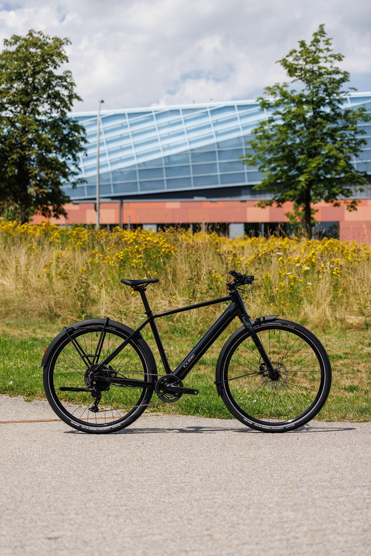 Cube Editor Hybrid ONE 360 FE black´n´irongrey 2027 – E-Citybike – Seitenansicht 2