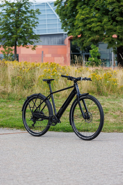 Cube Editor Hybrid ONE 360 FE black´n´irongrey 2027 – E-Citybike – Seitenansicht 4