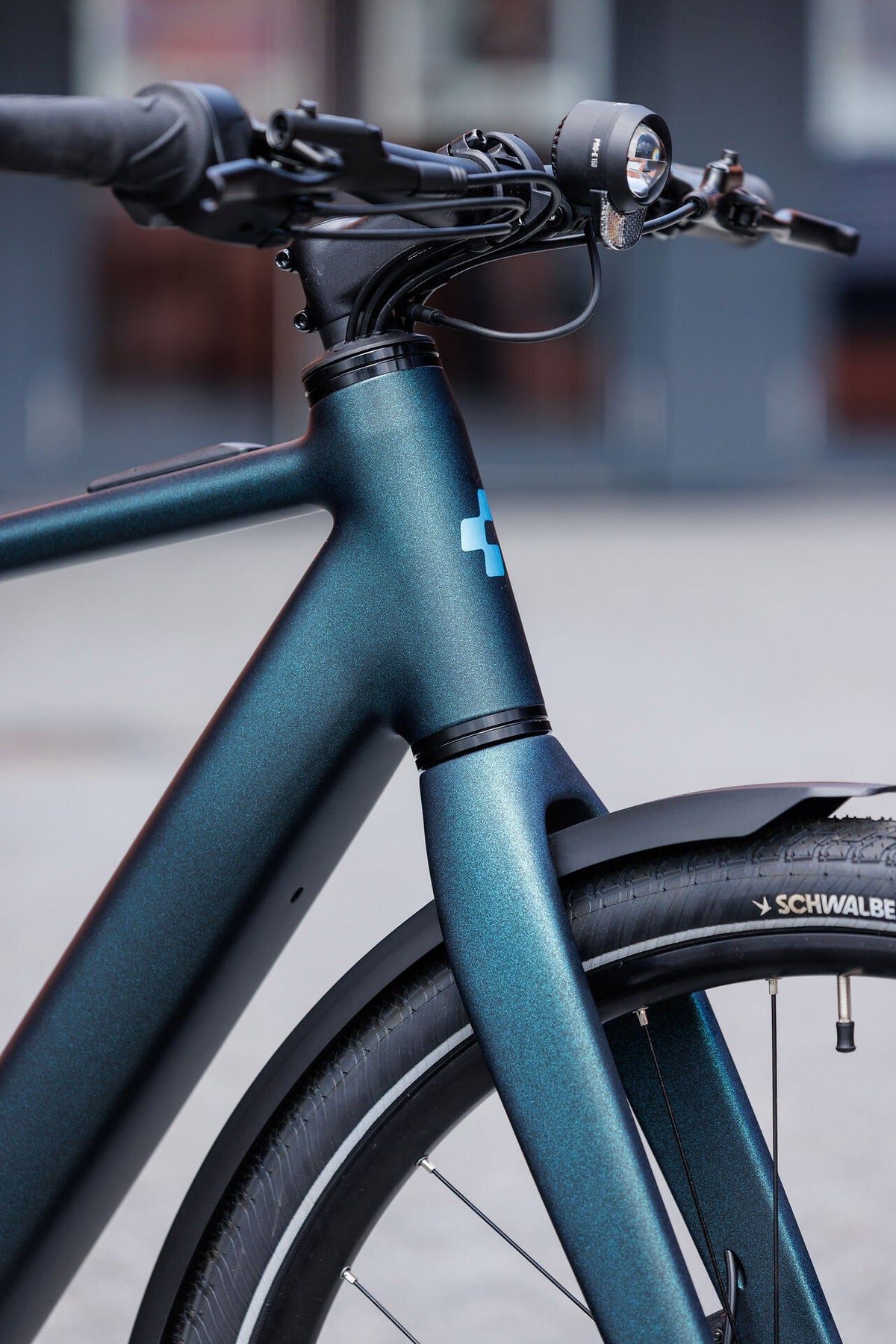 Cube Editor Hybrid SLX 400X FE glitterteal´n´black 2027 – E-Citybike – Detailansicht 4