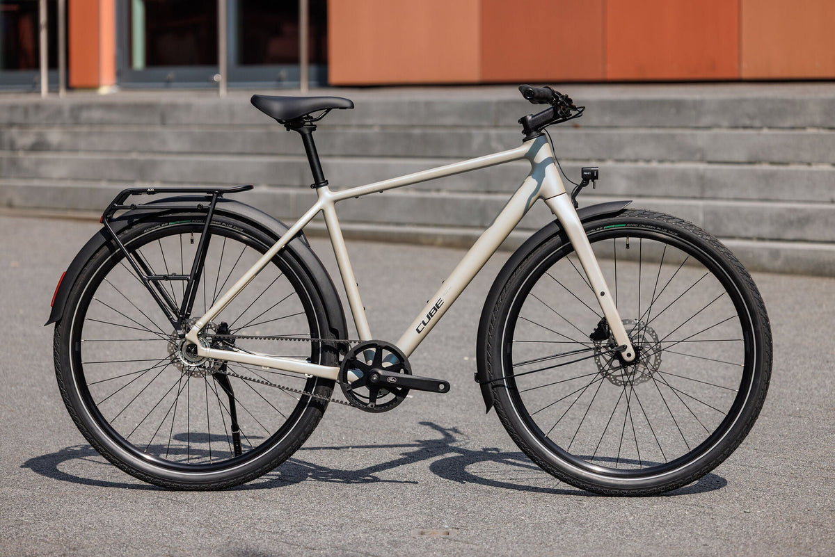 Cube Editor ONE FE glintsand´n´black 2027 – Citybike – Seitenansicht 1
