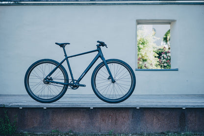 Cube Editor Pro night´n´chrome 2027 – Citybike – Seitenansicht 1