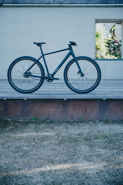 Cube Editor Pro night´n´chrome 2027 – Citybike – Seitenansicht 2