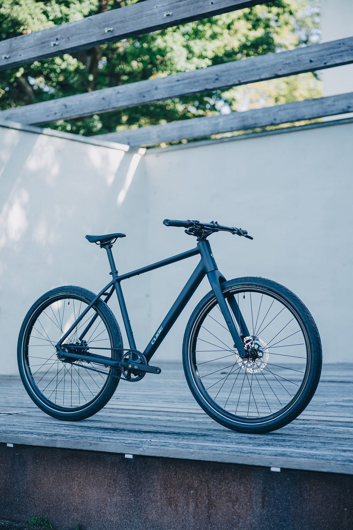 Cube Editor Pro night´n´chrome 2027 – Citybike – Seitenansicht 4