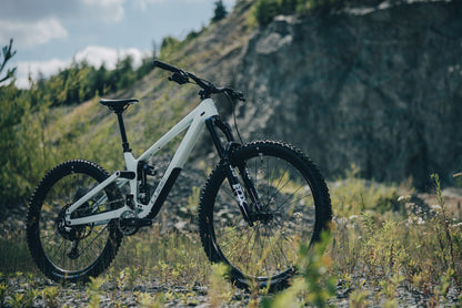 Cube FRITZZ C:62 TM hintofmint´n´grey 2027 – Mountainbike Fully – Seitenansicht 3