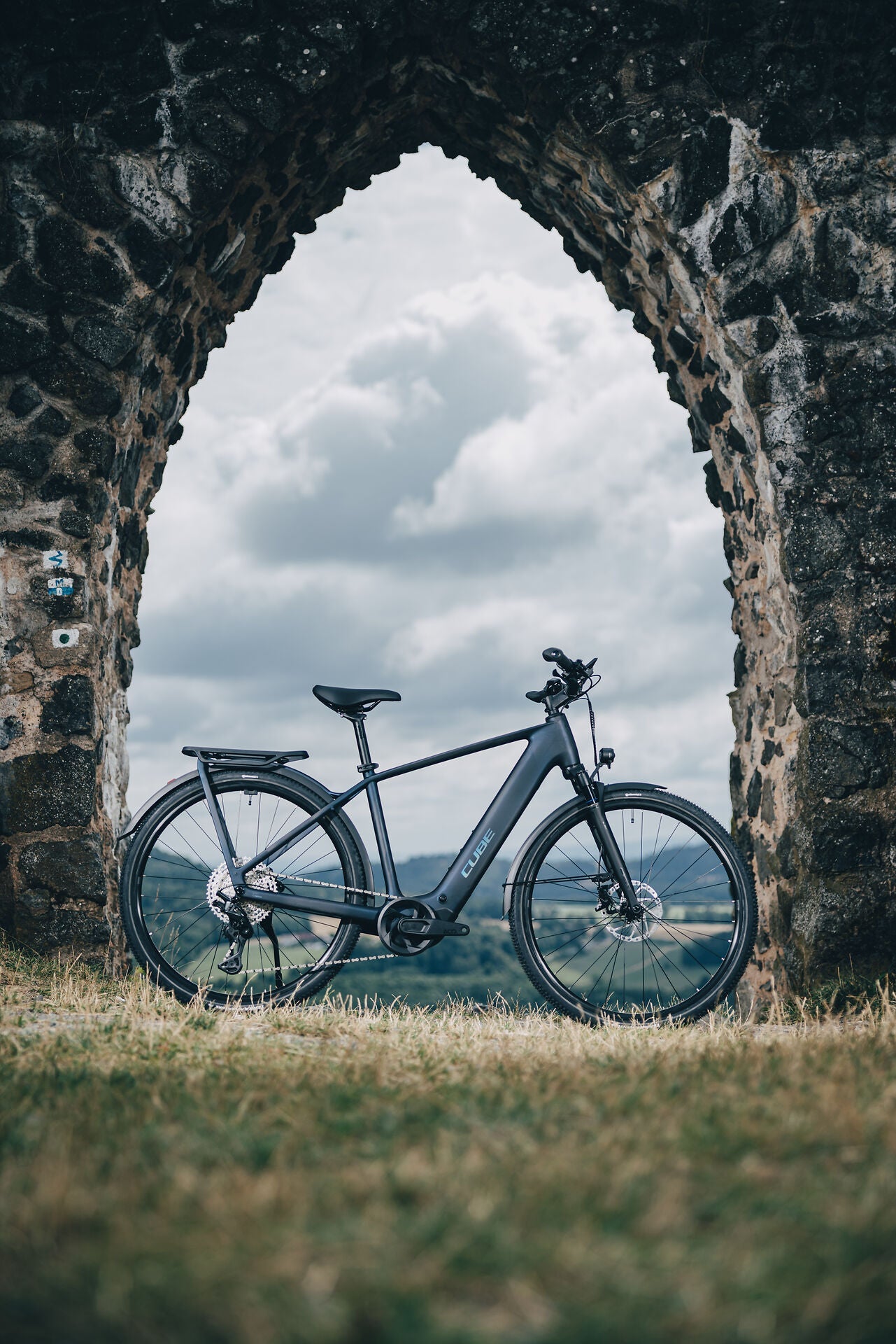 Cube Kathmandu Hybrid C:62 Pro 400X liquidsteel´n´prizm 2027 – E-Trekkingrad – Seitenansicht 1