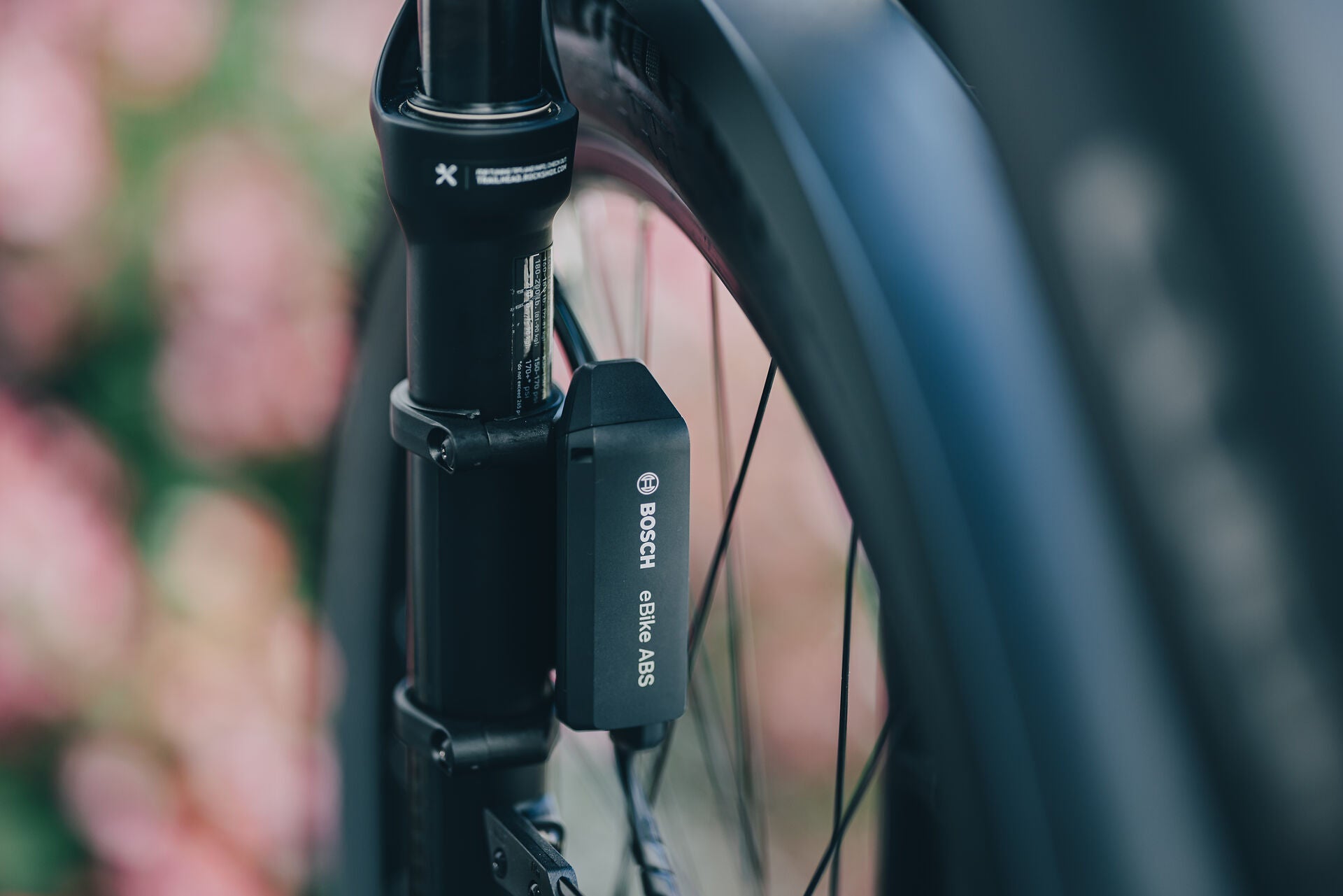 Cube Kathmandu Hybrid Deluxe EXC 800 stealthgrey´n´grey Trapeze 2027 – E-Trekkingrad – Detailansicht 10