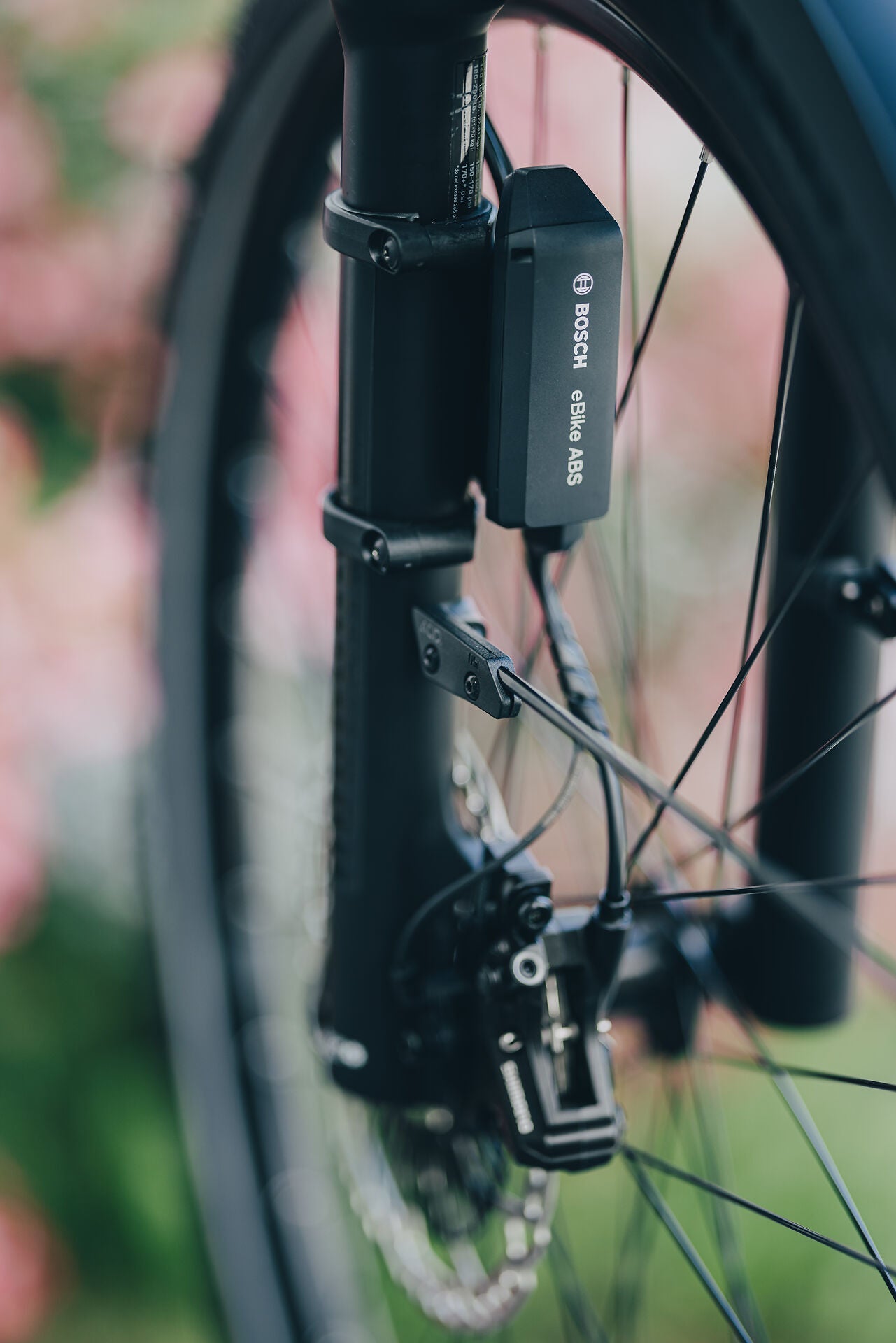 Cube Kathmandu Hybrid Deluxe EXC 800 stealthgrey´n´grey Trapeze 2027 – E-Trekkingrad – Detailansicht 11