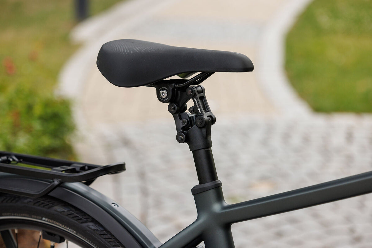 Cube Kathmandu Hybrid Deluxe Pro 800 blackforest´n´chrome 2027 – E-Trekkingrad – Detailansicht 3