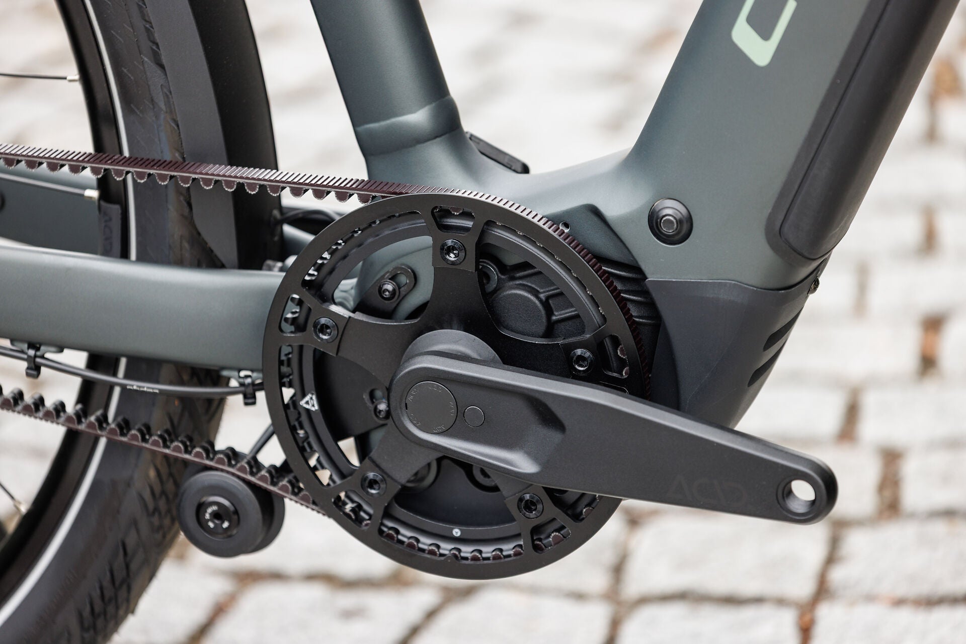 Cube Kathmandu Hybrid Deluxe Pro 800 blackforest´n´chrome 2027 – E-Trekkingrad – Detailansicht 5