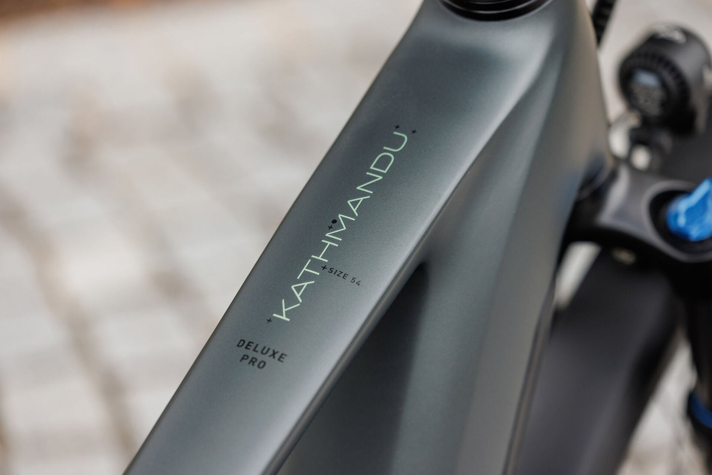 Cube Kathmandu Hybrid Deluxe Pro 800 blackforest´n´chrome 2027 – E-Trekkingrad – Detailansicht 13